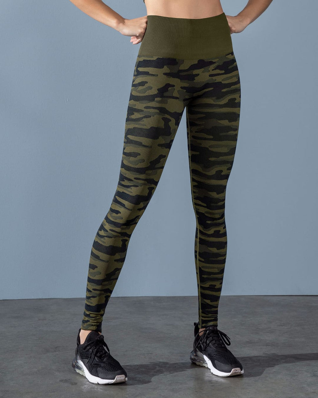 Leonisa Smoothing High-Waisted Graphic Active Legging