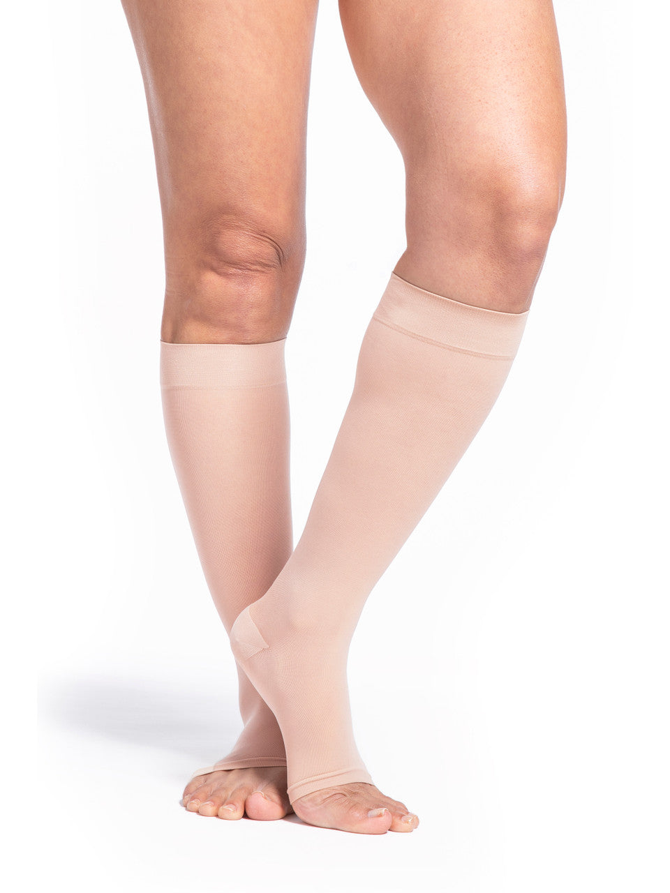 Sigvaris Sheer Women's Knee High 20-30mmHg - Compression Level: Firm 20-30 MmHg - Unisex - Knee