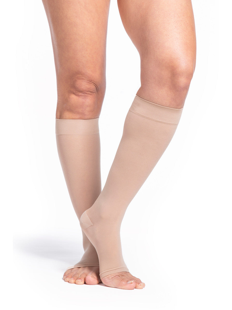Sigvaris Sheer Women's Knee High 20-30mmHg - Compression Level: Firm 20-30 MmHg - Unisex - Knee