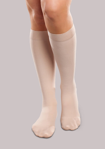 Therafirm EASE Opaque Mild Support Women's Knee High 15-20mmHg - Compression Level: Moderate 15-20 MmHg - Unisex - Knee