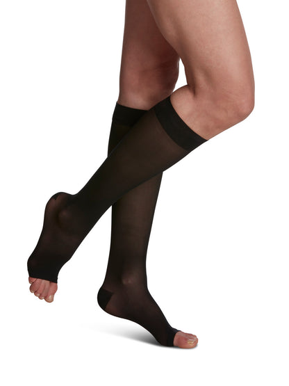 Sigvaris Sheer Women's Knee High 20-30mmHg - Compression Level: Firm 20-30 MmHg - Unisex - Knee