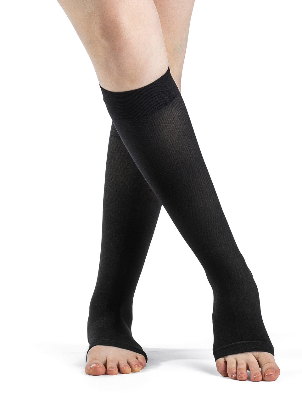 Sigvaris Dynaven Knee High, Open Toe 30-40mmHg - Compression Level: Extra Firm 30-40 MmHg - Unisex - Foot