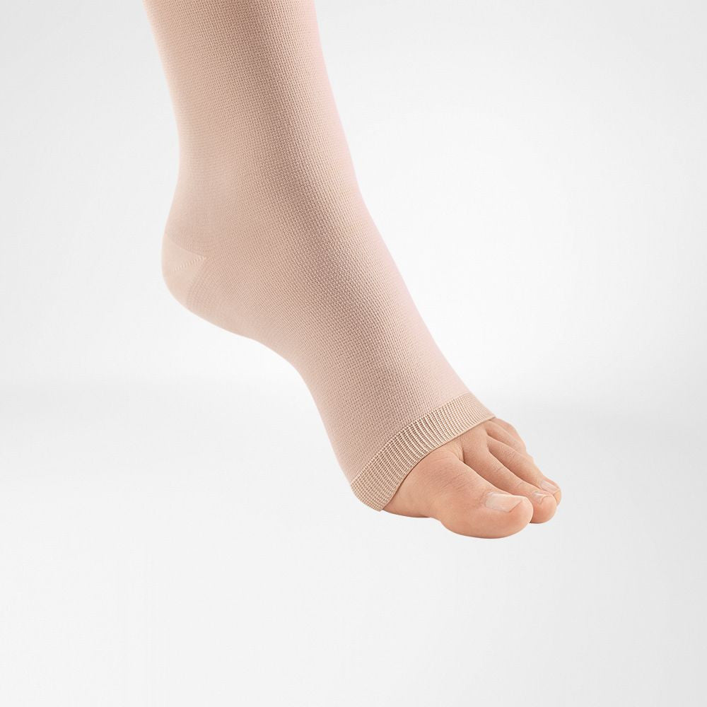 Bauerfeind VenoTrain Micro Women's Pantyhose 30-40mmHg - Compression Level: Extra Firm 30-40 MmHg - Unisex - Leg