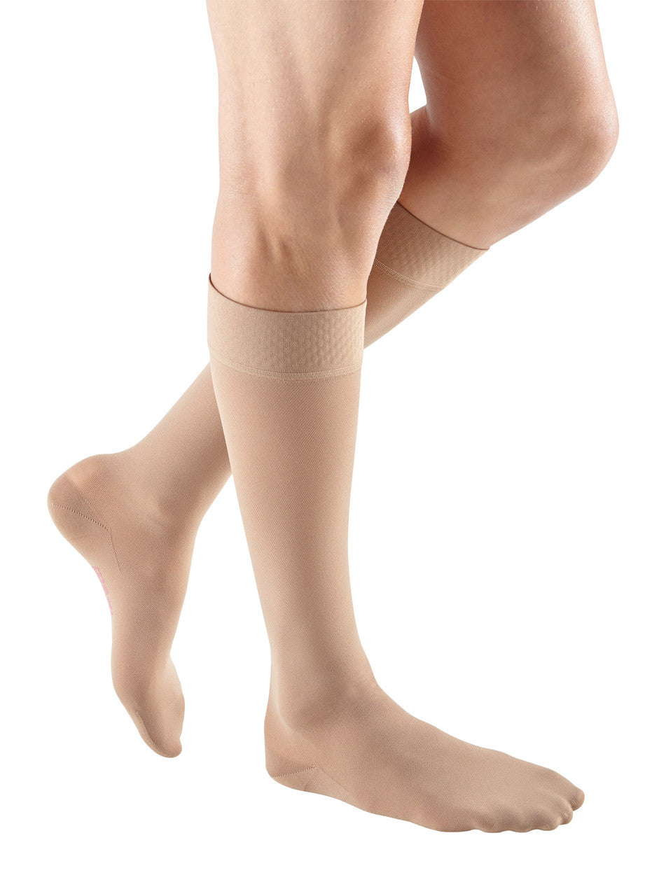 Medi Plus Knee High Extra Wide Calf w/ Beaded Silicone Band 30-40mmHg - Compression Level: Extra Firm 30-40 MmHg - Unisex - Calf